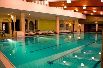 Apollo Wellness Club Hotel Sangeorgiu de Mures SPA