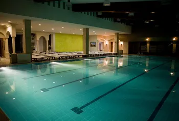 Apollo Wellness Club Hotel Sangeorgiu de Mures SPA