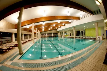 Apollo Wellness Club Hotel Sangeorgiu de Mures SPA