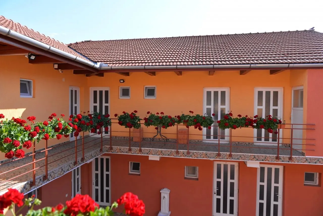 cazare aiud - Cazare in Deva - Casa Leucian, rezervari online in Deva: Pensiuni ***