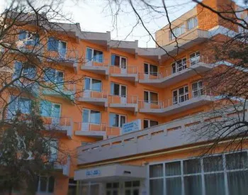 Cazare in Lacul Sarat - Hotel Flora **, rezervari online in Lacul Sarat: Hotel ** cazare lacul sarat - Cazare in Lacul Sarat - Hotel Flora **, rezervari online in Lacul Sarat: Hotel **